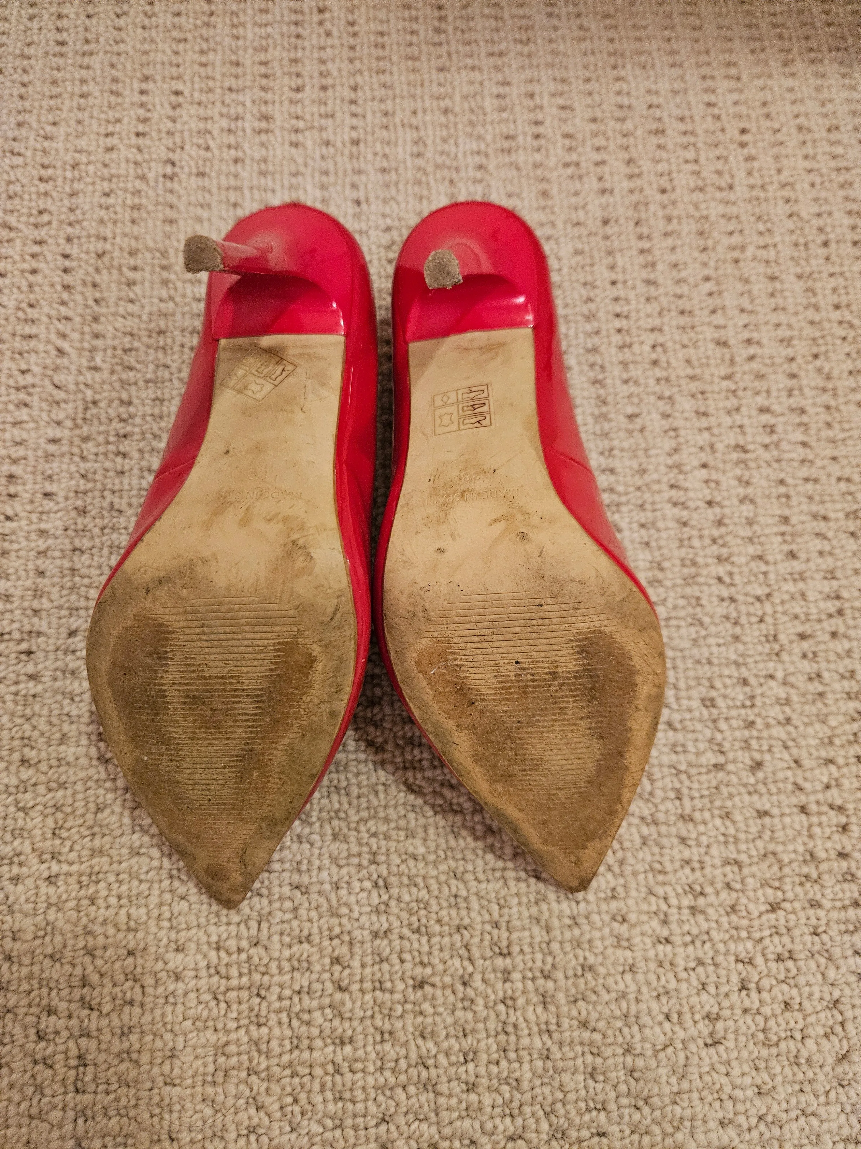 👠 Red Patent Very Well Worn Heels / UK5