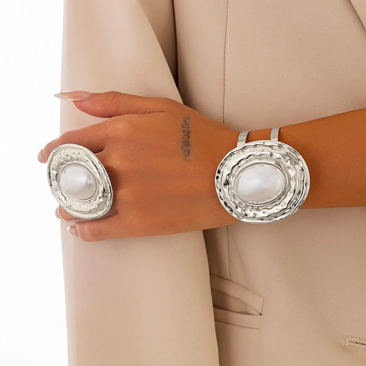 Baroque Chunky Pearl Inlaid Textured Oval Open Ring Bangle Bracelet Set