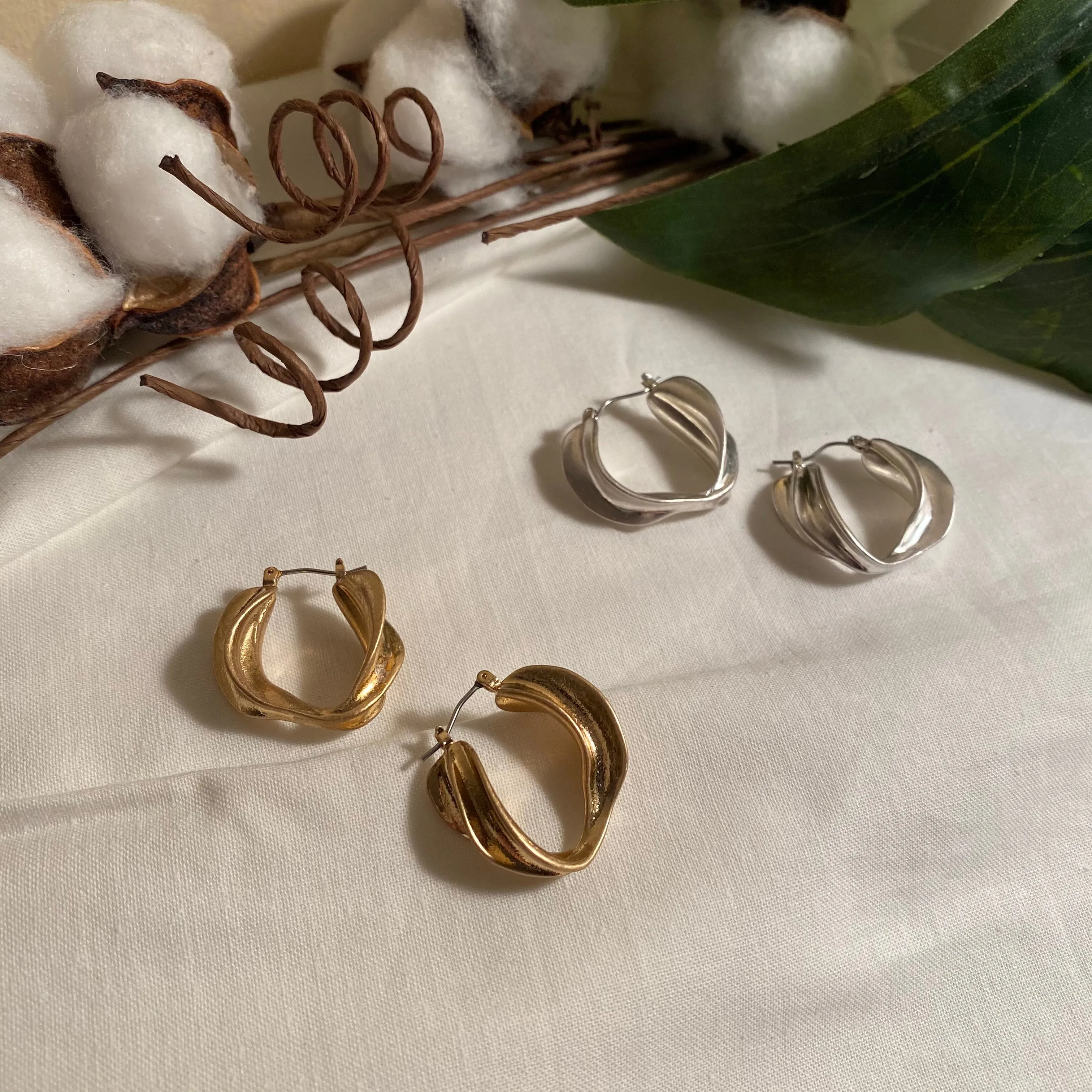 Big Twisted Hoop earrings