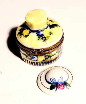 Bonnet Ribbon Hat Box w Flowers