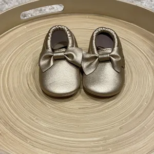 Chrome Bow Shoe