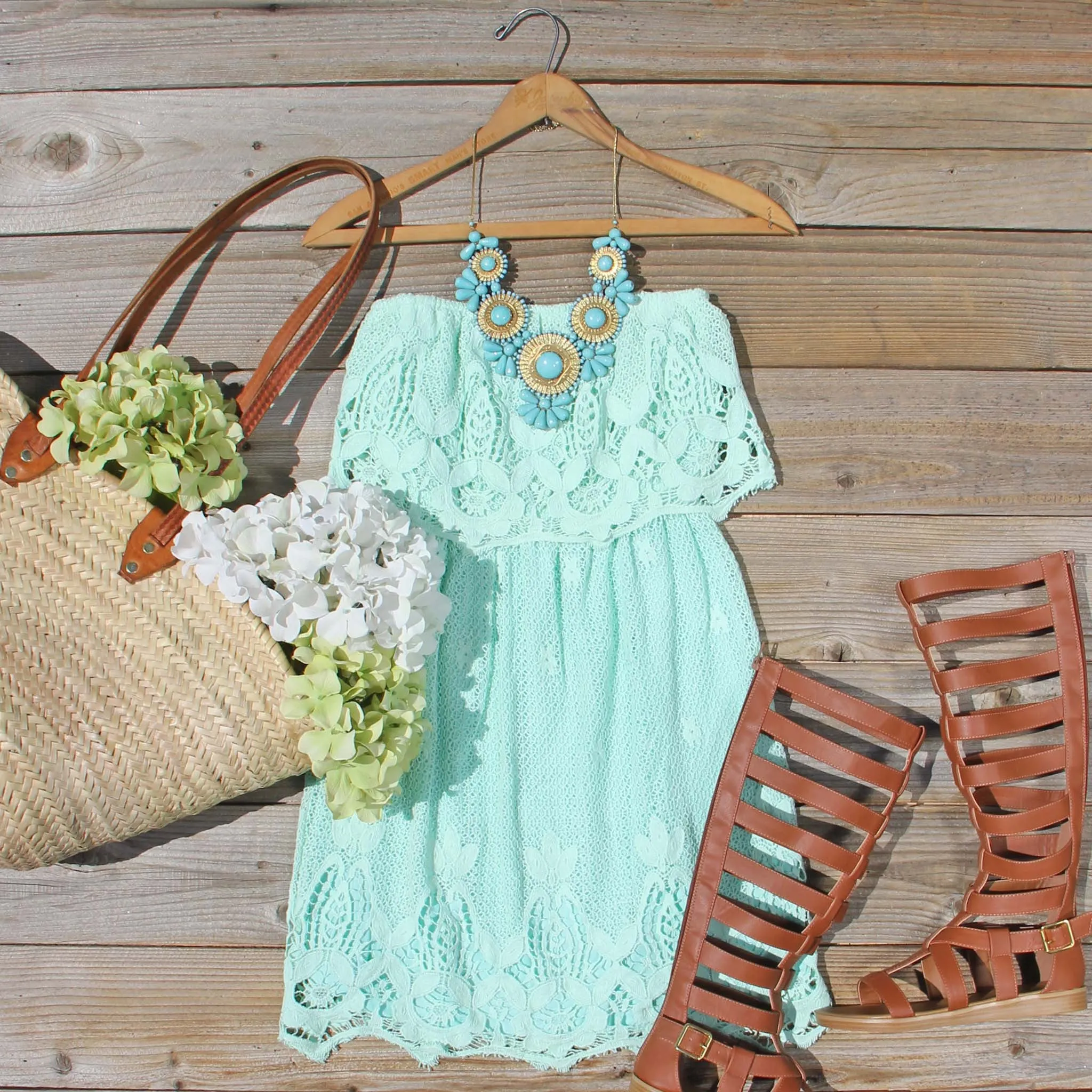 Coyote Lace Dress in Mint