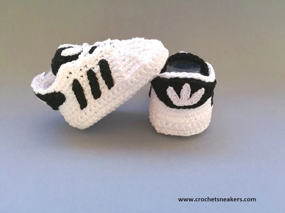 Crochet Pattern baby booties, Zaraza sneakers