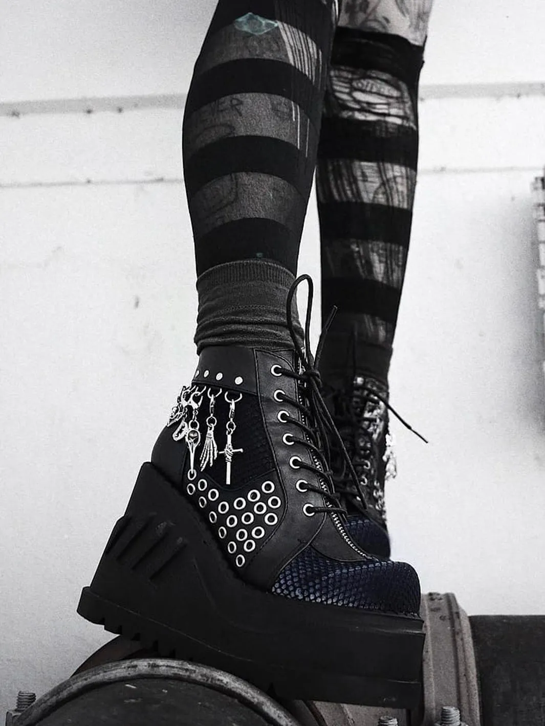 DEMONIA STOMP-18 - BLACK & GREY  ✰ PRE ORDER ✰