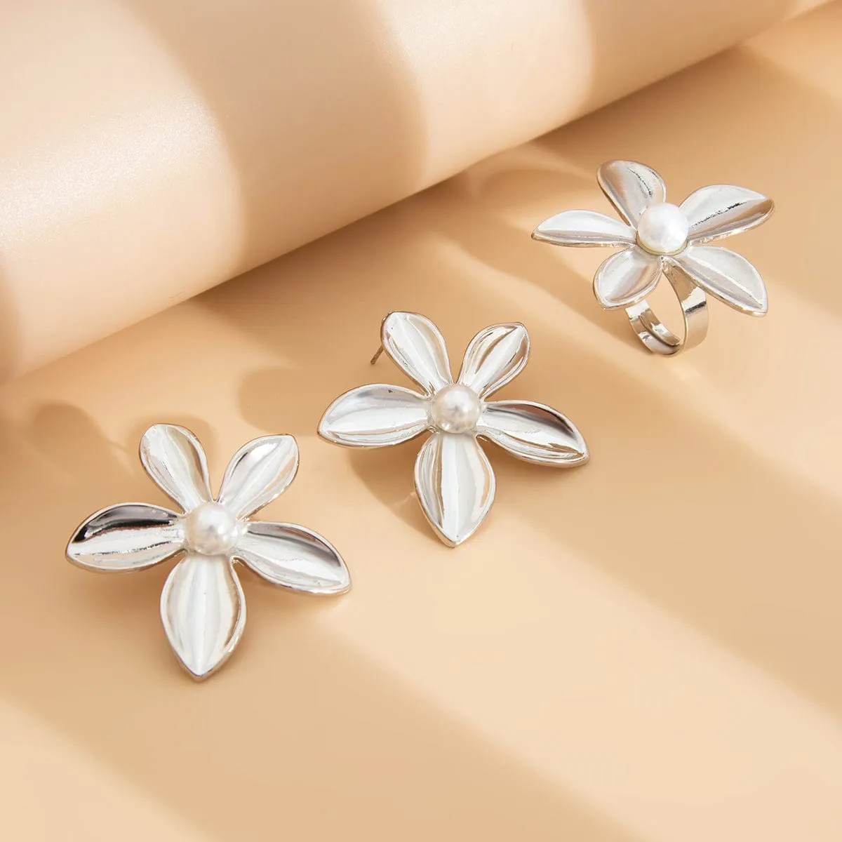 Elegant Gold Silver Tone Pearl Flower Earrings Ring Set