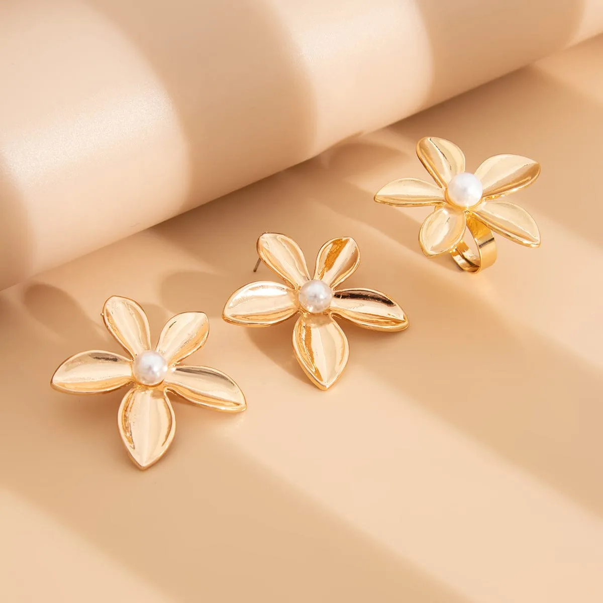 Elegant Gold Silver Tone Pearl Flower Earrings Ring Set