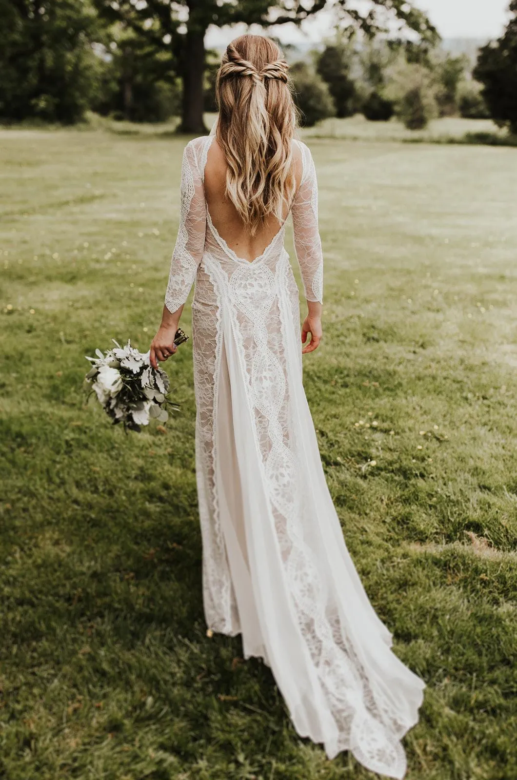 Exquisite Lace Long Sleeve Sexy Backless Rustic Wedding Dress Bridal Gown YRL115