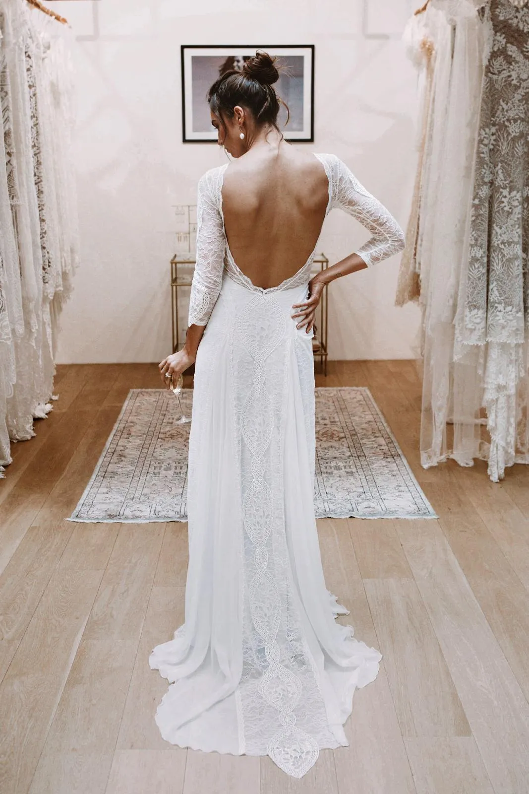 Exquisite Lace Long Sleeve Sexy Backless Rustic Wedding Dress Bridal Gown YRL115