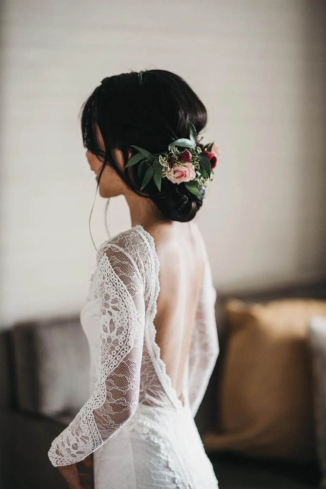 Exquisite Lace Long Sleeve Sexy Backless Rustic Wedding Dress Bridal Gown YRL115