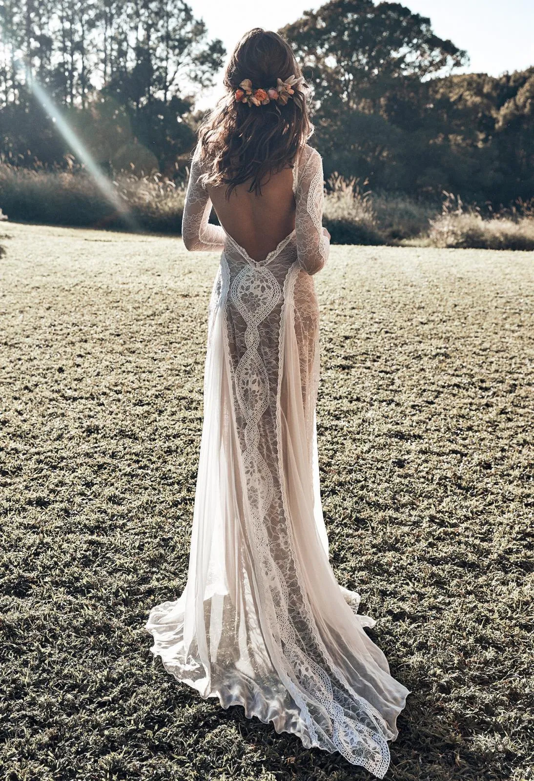 Exquisite Lace Long Sleeve Sexy Backless Rustic Wedding Dress Bridal Gown YRL115