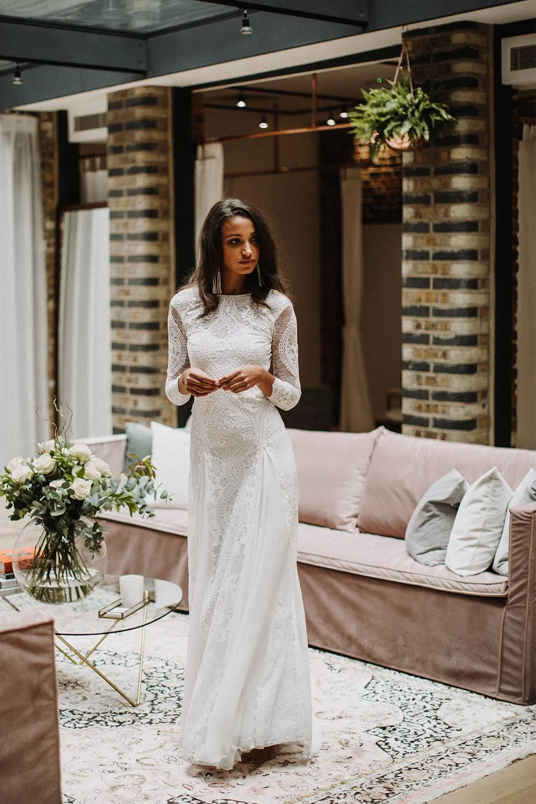 Exquisite Lace Long Sleeve Sexy Backless Rustic Wedding Dress Bridal Gown YRL115