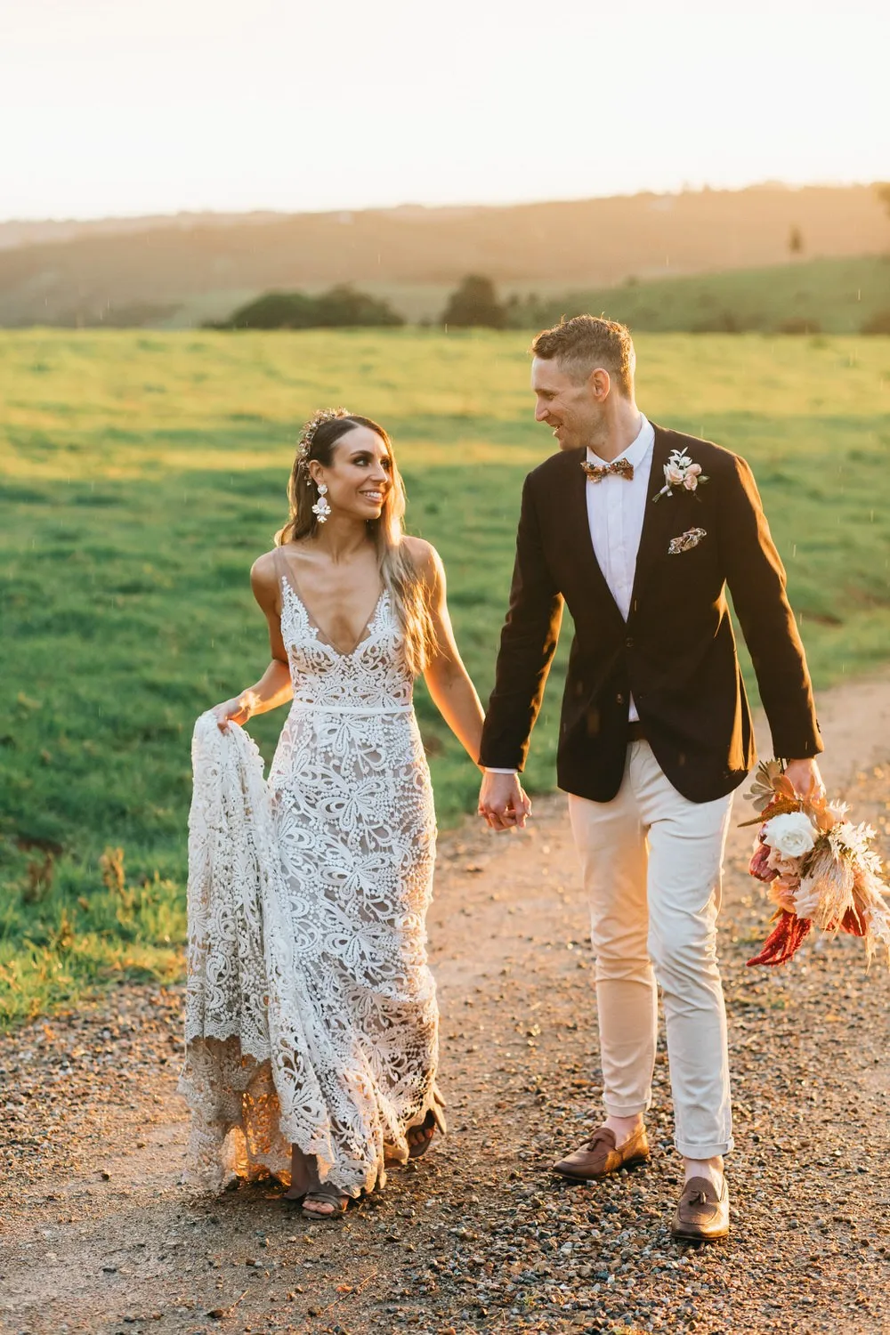 Exquisite Lace Sexy V-neck Mermaid Wedding Dress Straps Rustic Wedding Dress Bridal Gown PIN0715