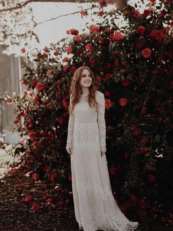 Exquisite Lace Wedding Dress Long Sleeve Open Back Rustic Wedding Dress Bridal Gown CP027