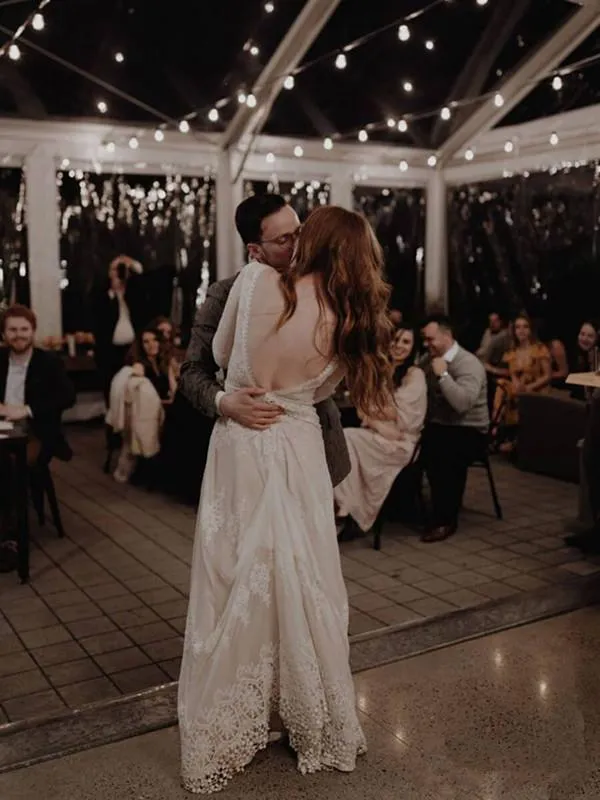 Exquisite Lace Wedding Dress Long Sleeve Open Back Rustic Wedding Dress Bridal Gown CP027