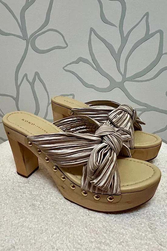FINAL SALE: Koko Palenki Jana Sandal in Champagne