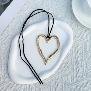 Geometric Chunky Hollow Heart Pendant Velvet Necklace