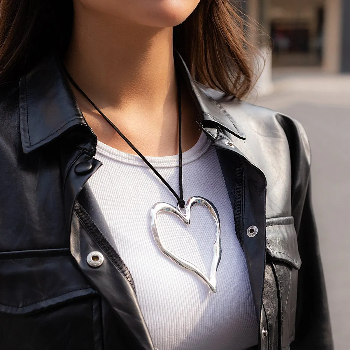 Geometric Chunky Hollow Heart Pendant Velvet Necklace