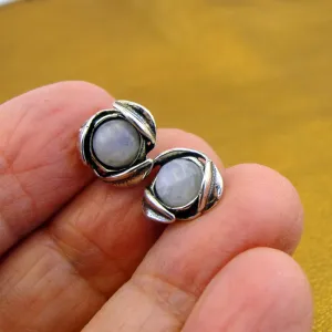 Hadar Designers Floral Handmade Sterling Silver Gray Agate Stud Earrings (gr)