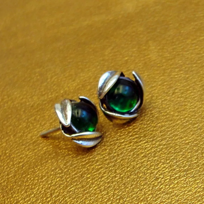 Hadar Designers Stud Earrings Floral Handmade Sterling Silver Green cz Stone (gr