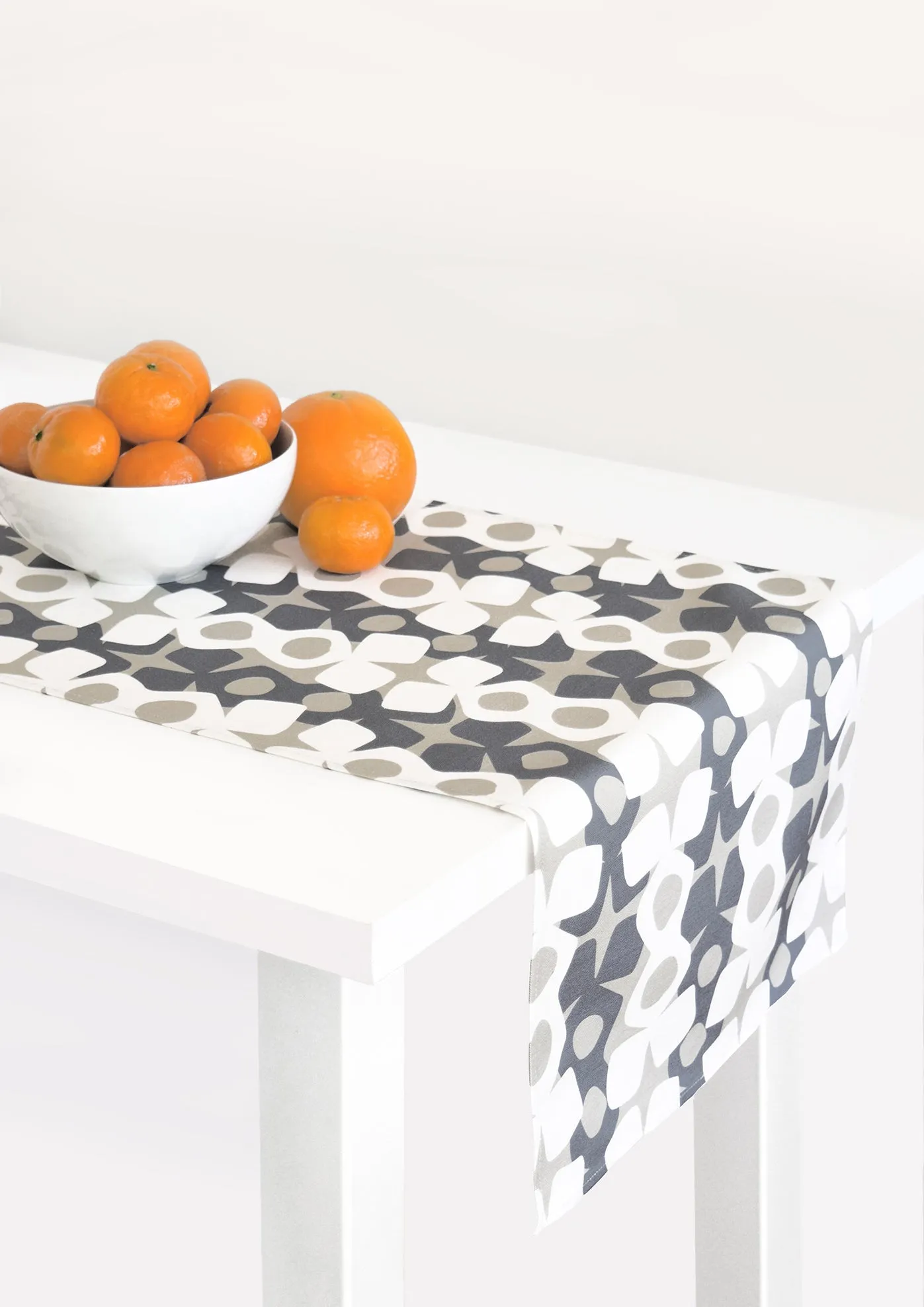 Hoop Linen Cotton Table Runner (14x90) – Ink