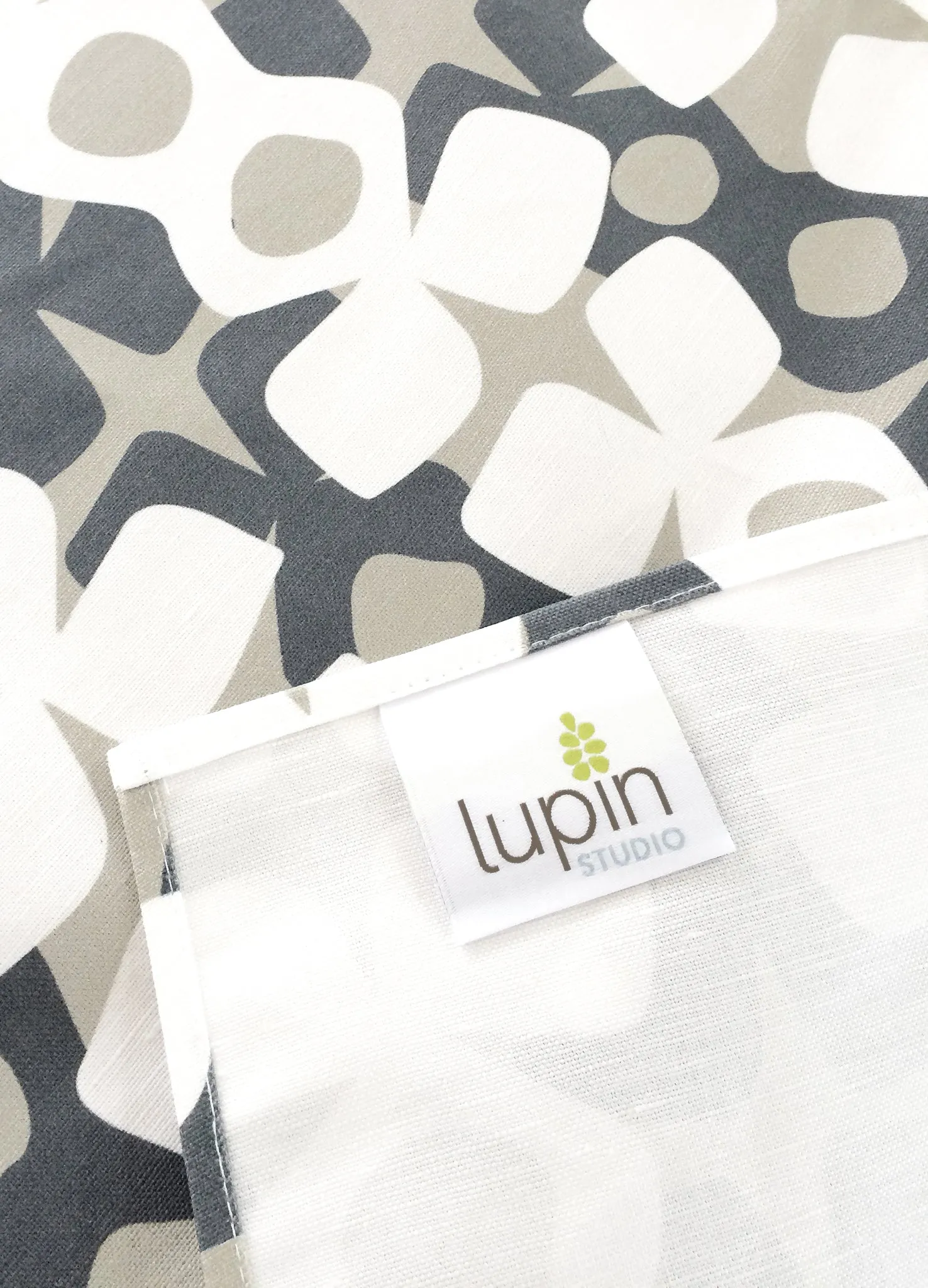 Hoop Linen Cotton Table Runner (14x90) – Ink