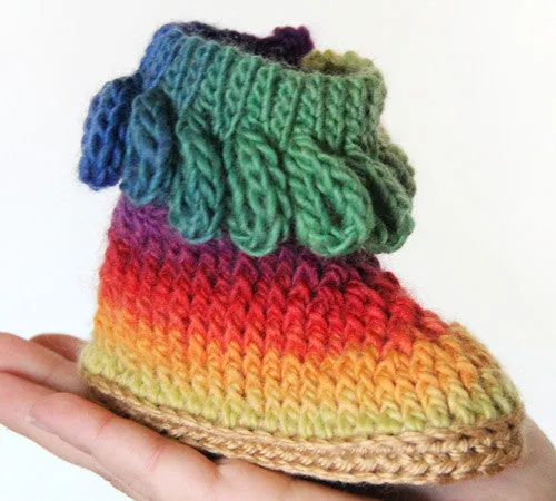 Knit-Look Braid Stitch Booties (Baby Sizes)