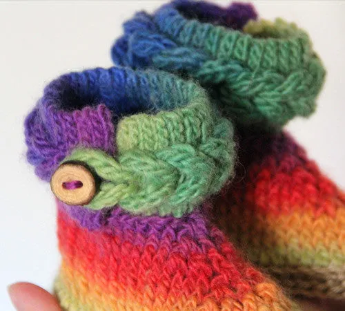 Knit-Look Braid Stitch Booties (Baby Sizes)