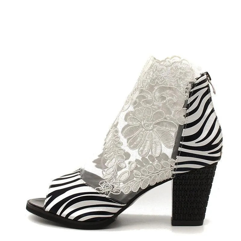 Lace Decorated Striped Coarse Heel Shoes