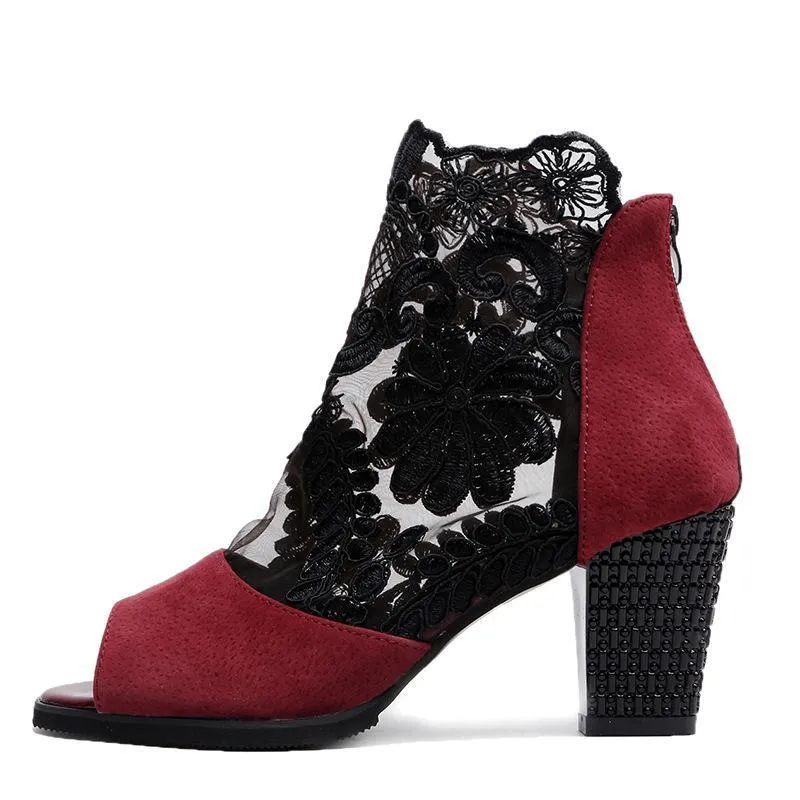 Lace Decorated Striped Coarse Heel Shoes