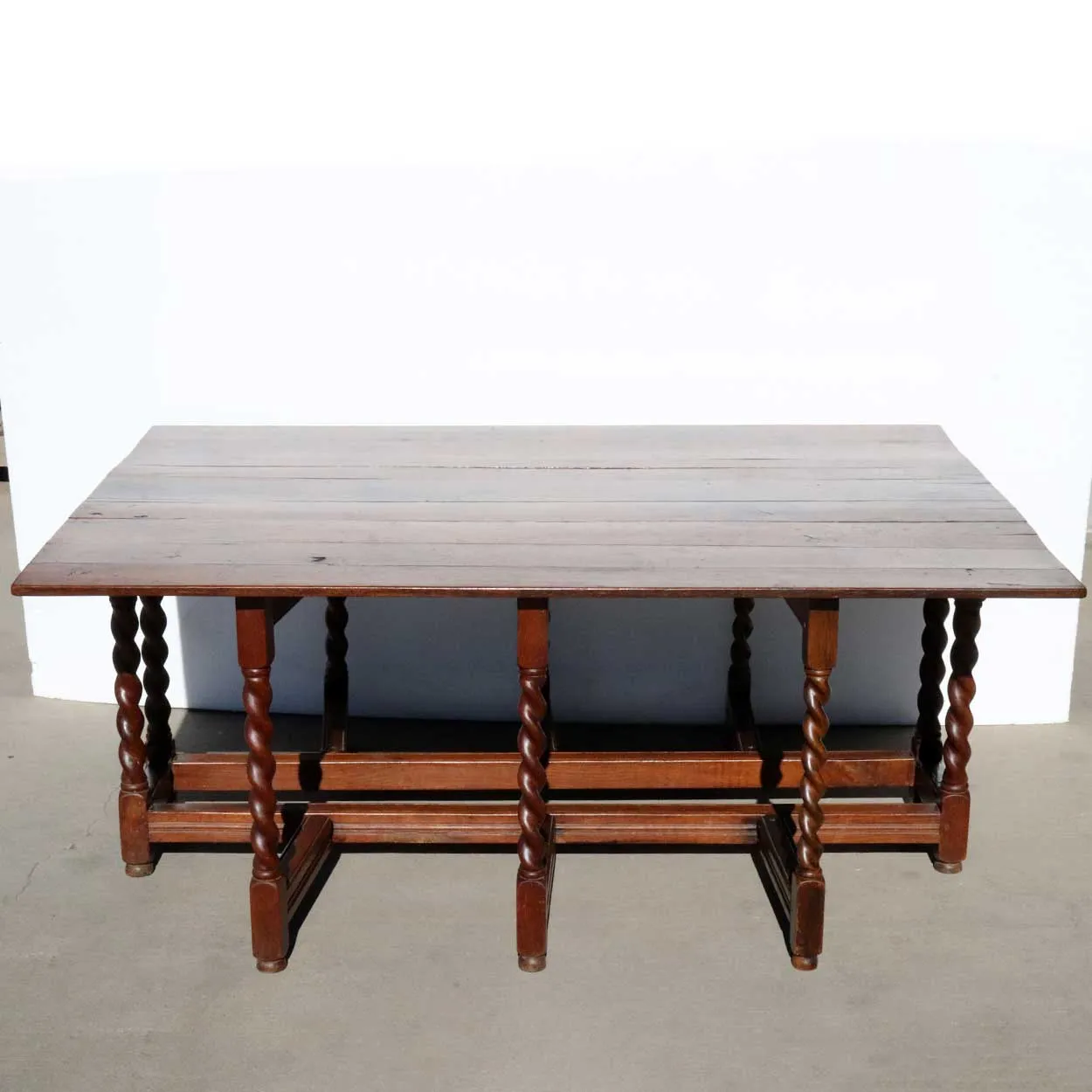 Large English William and Mary Oak Drop-Leaf Gateleg Dining Table