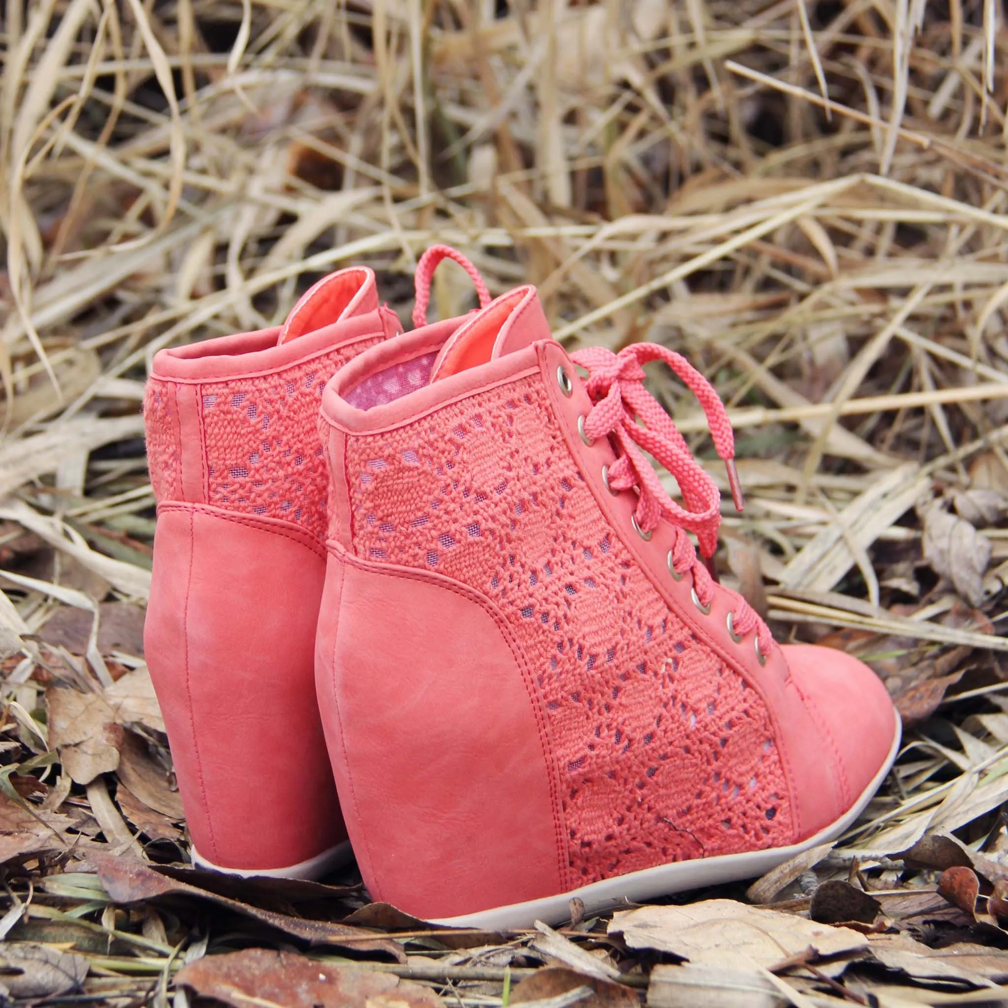 Meadow Lace Booties in Rose