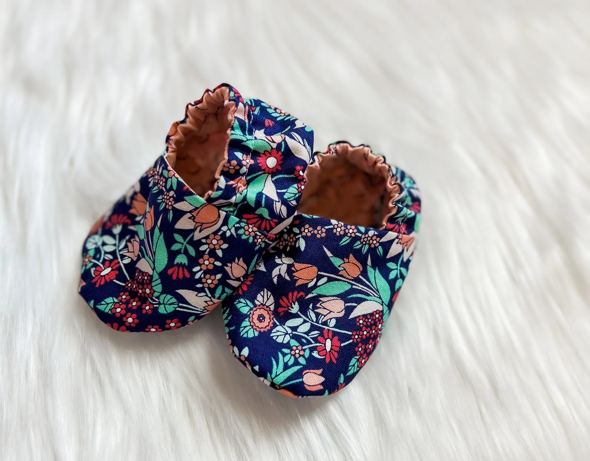 Navy Blue Floral Crib Shoes & Bow Set