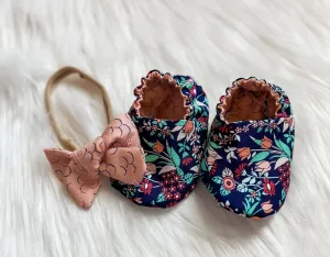 Navy Blue Floral Crib Shoes & Bow Set