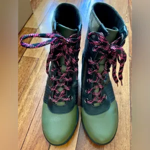 Sorel Youth Size 3 Lexie Wedge Camo Lace Up Boot