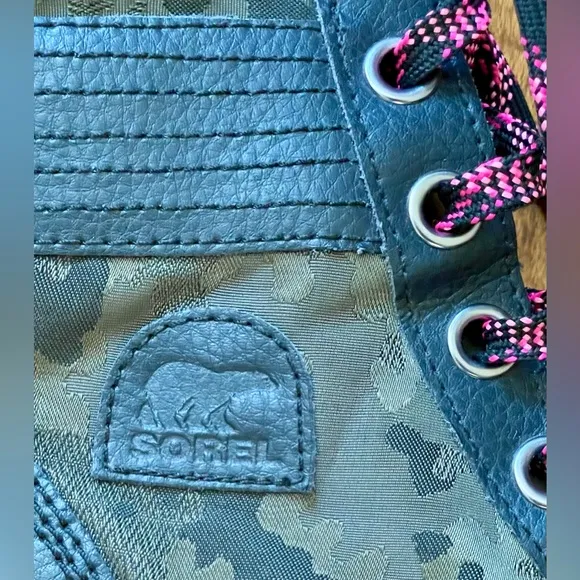 Sorel Youth Size 3 Lexie Wedge Camo Lace Up Boot