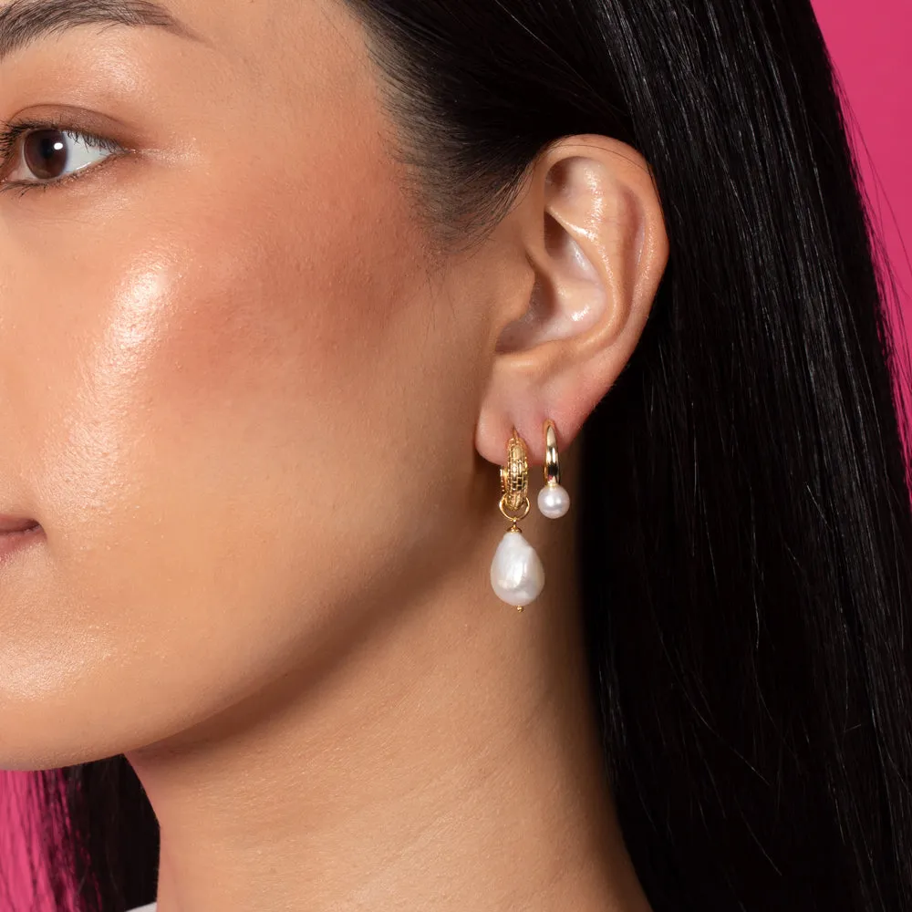 Textured Hoop X Pearl Drop Earring