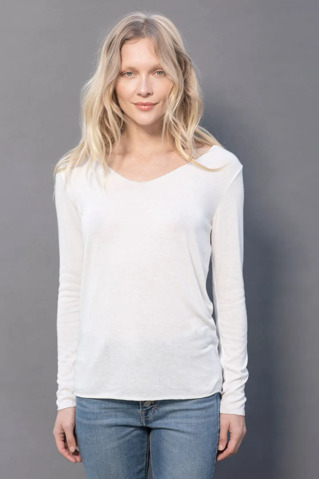 The Eva Long Sleeve Light Knit Sweater