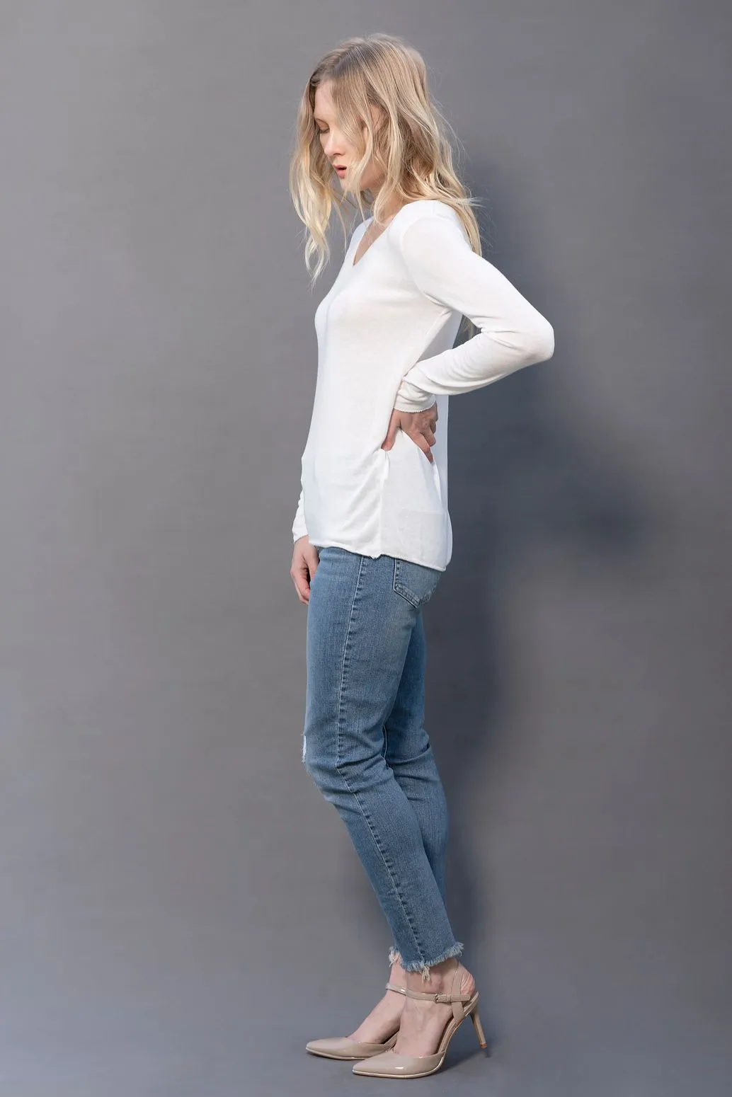 The Eva Long Sleeve Light Knit Sweater
