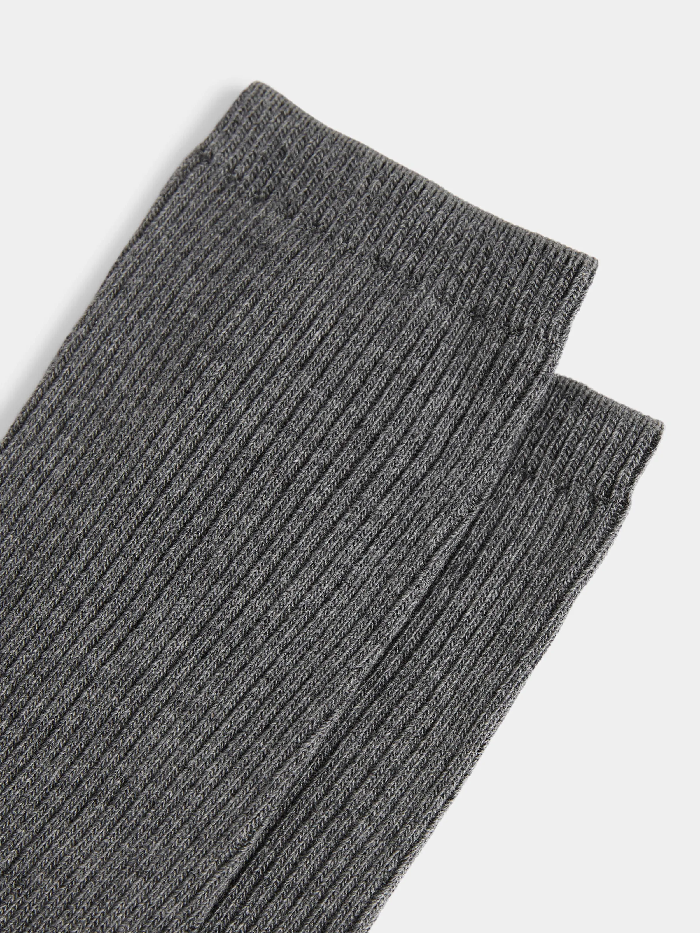 The Ribbed Socks in Grey