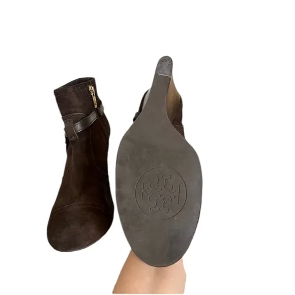 TORY BURCH Aeden Logo Wedge brown suede bootie 8Preppy boho Coastal luxe