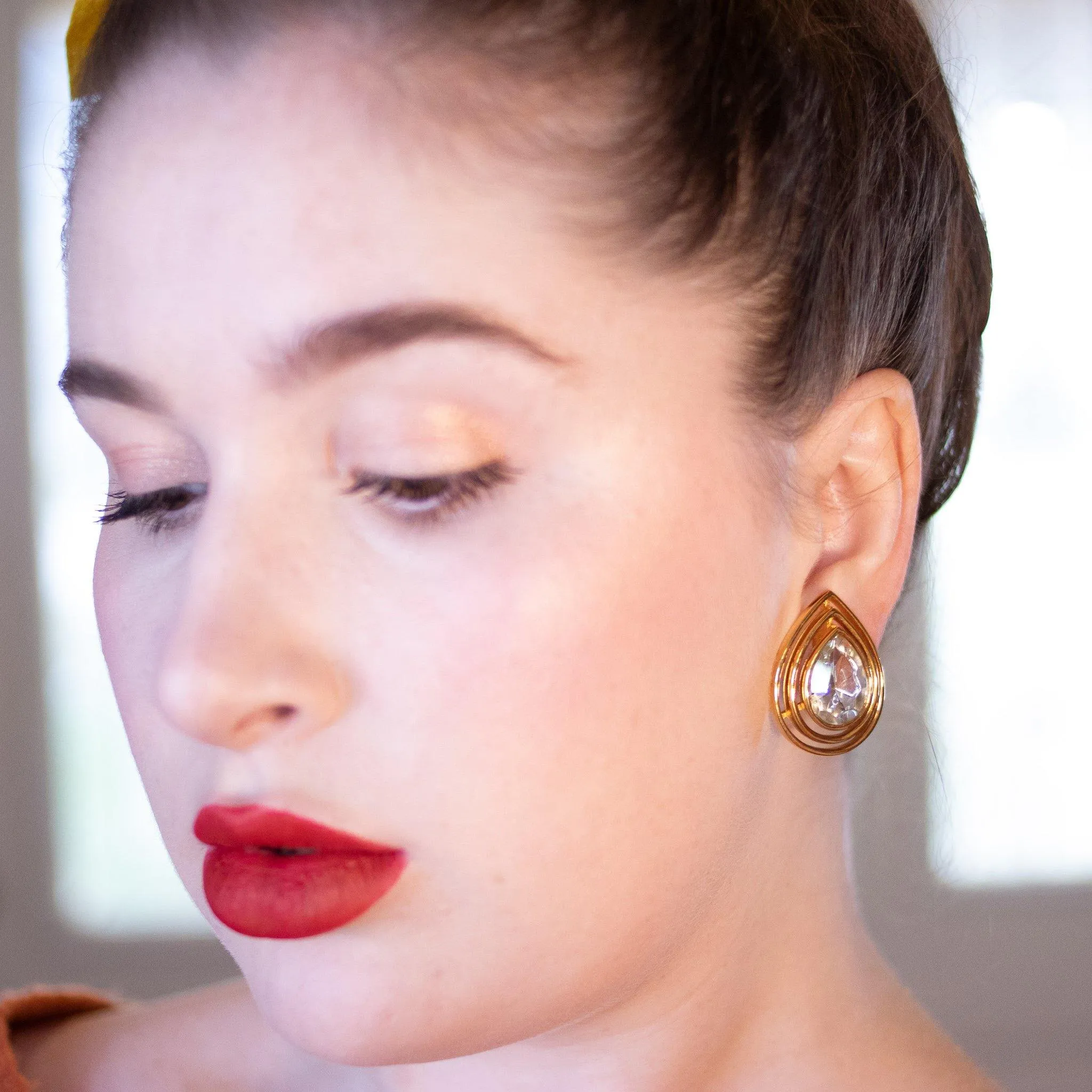Vintage Crown Trifari Elegant Gold Teardrop Rhinestone Statement Earrings