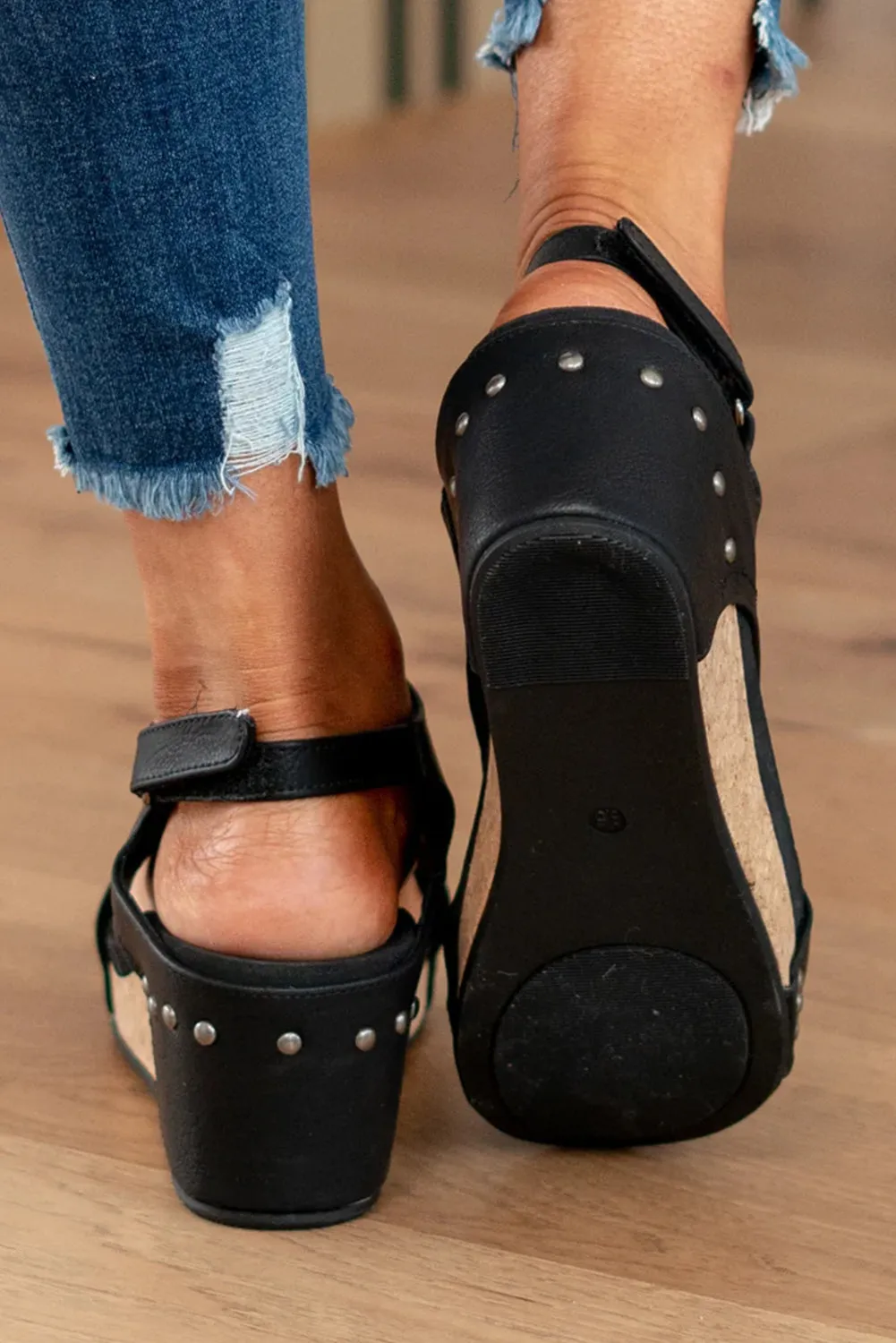 Vintage Leather Stitching Studded Wedge Sandals