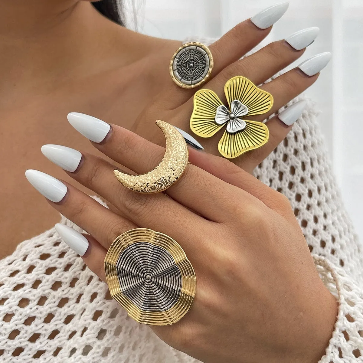 Vintage Round Compass Textured Moon Flower Ring Set