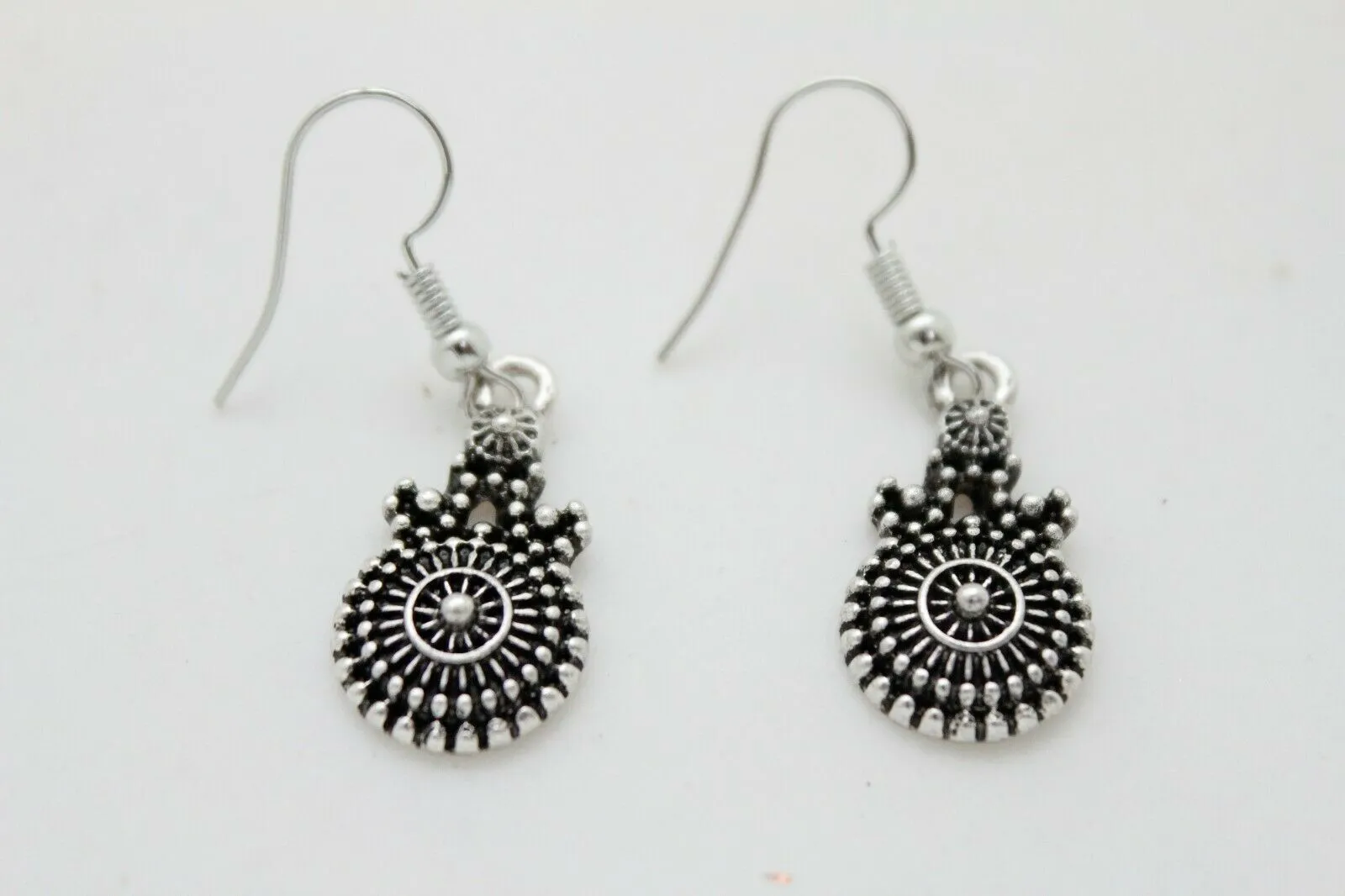 Women Choker Necklace Silver Metal Mayan Style Pendant Charm   Earring Set